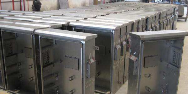 機柜工廠講解服務(wù)器機柜和機箱的設(shè)計方案規(guī)定有什么