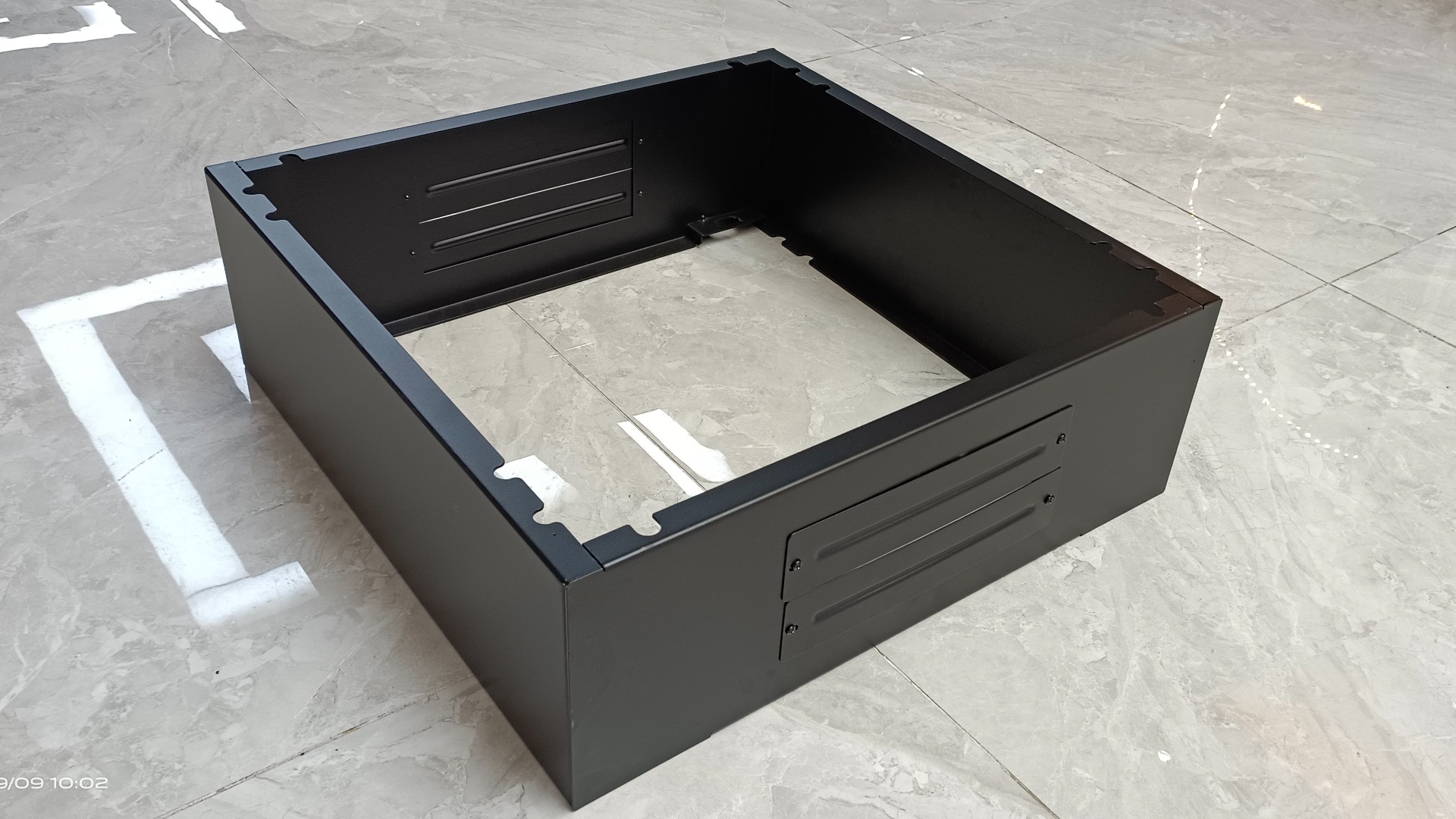 深圳機柜廠家給您介紹機柜底座用途