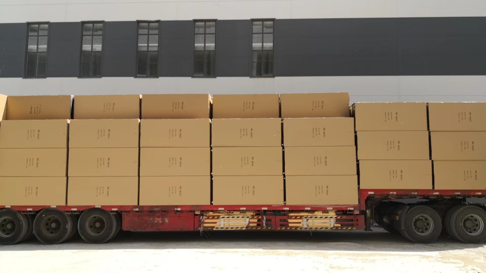 精致機(jī)柜整裝待發(fā)，助力富士康集團(tuán)項(xiàng)目建設(shè)