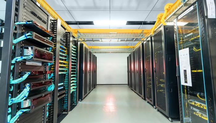 機(jī)房的“智能管家”：精致機(jī)柜動(dòng)環(huán)監(jiān)控系統(tǒng)如何實(shí)現(xiàn)無(wú)人化值守？