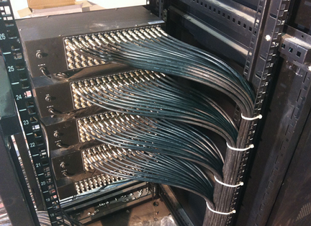 網(wǎng)絡(luò)機(jī)柜理線